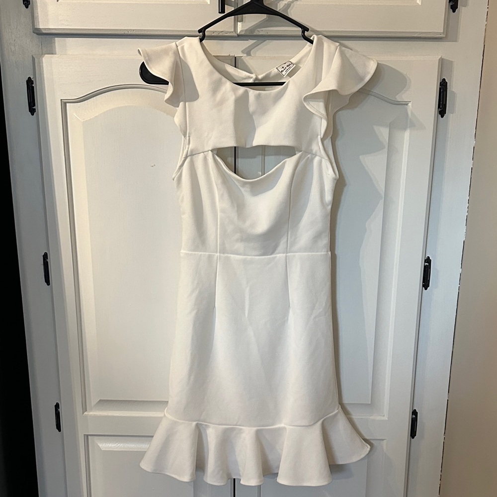 Angel Biba Size Medium Elegant White Ruffle Dress Wore One time